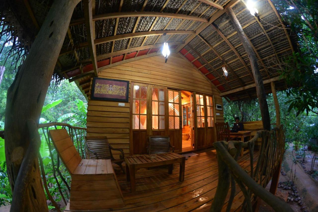 Habarana Tree House Mutu Village Exterior photo